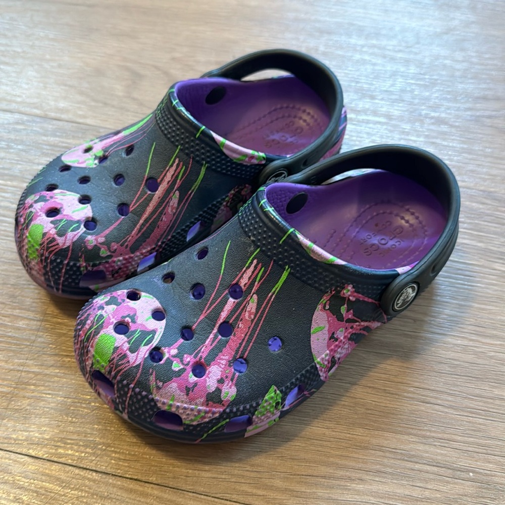 Crocs